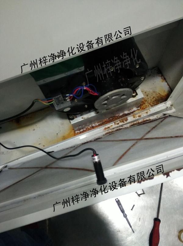 腐蝕環(huán)境下的風(fēng)淋室檢修口 腐蝕環(huán)境下的風(fēng)淋室檢修口2