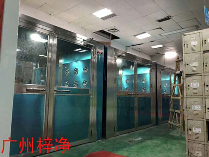 風(fēng)淋室安裝現(xiàn)場地面一定要平整的幾點說明